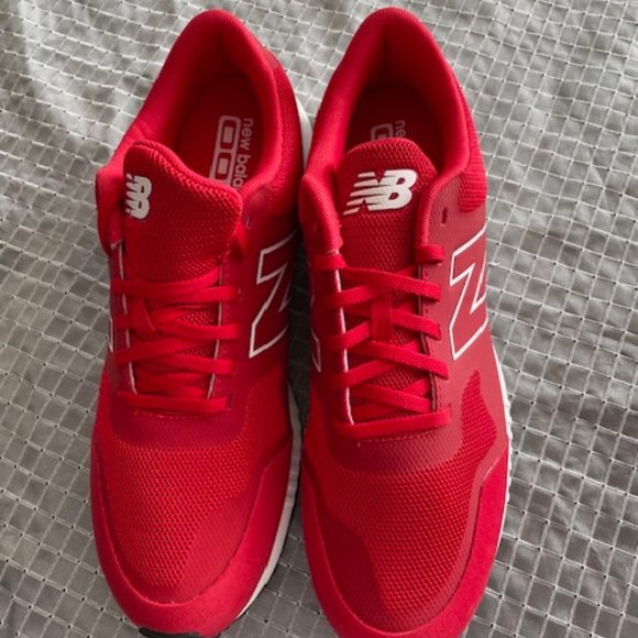 New Balance men NEW with box size 91/2 - Picture 3 of 8